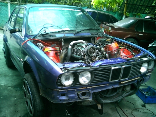 ลดอีกคับ25000 $ด่วนๆเลยคับราคานี้^_^ บอดี้รถBMW E30 ช่วงล่างของสกายลายสถาพตามรูป