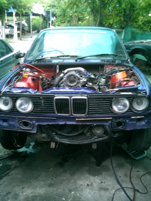 ลดอีกคับ25000 $ด่วนๆเลยคับราคานี้^_^ บอดี้รถBMW E30 ช่วงล่างของสกายลายสถาพตามรูป