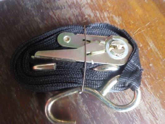 สายรัดพร้อมชุดดึงรัดของให้แน่น สายยาว3.35 เมตร ชุดโยกดึงรัด 35 cm. สภาพใหม่ใช้ดึงรัดของมาครั้งเดียว