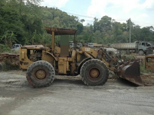 ขายรถตักล้อยาง CAT 950 ดั๊มเบรค รถพร้อมใช้ สนใจโทร 0819701072