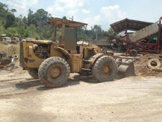 ขายรถตักล้อยาง CAT 950 ดั๊มเบรค รถพร้อมใช้ สนใจโทร 0819701072