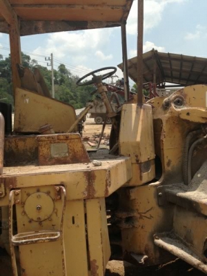 ขายรถตักล้อยาง CAT 950 ดั๊มเบรค รถพร้อมใช้ สนใจโทร 0819701072