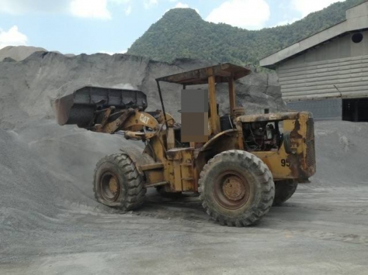 ขายรถตักล้อยาง CAT 950 ดั๊มเบรค รถพร้อมใช้ สนใจโทร 0819701072