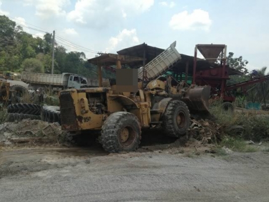 ขายรถตักล้อยาง CAT 950 ดั๊มเบรค รถพร้อมใช้ สนใจโทร 0819701072