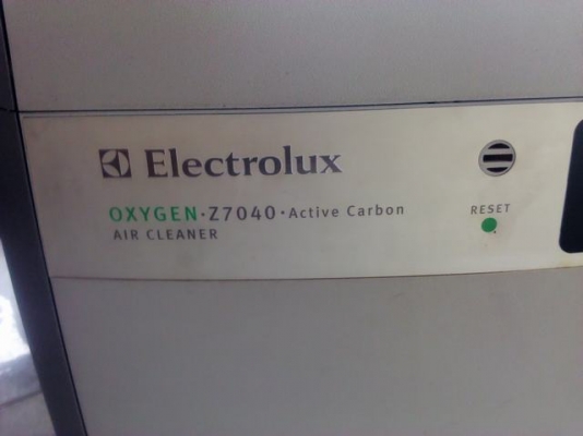 ช่วยลดภาวะอากาศเป็นพิษและฝุ่นละออง เครื่องฟอกอากาศ Electrolux  รุ่น oxygen Z7040ผลิตในสวีเดน มีตะแกงไฟฟ้าเพื่อผลิตโอโซนทำให้อากาศในห้องบริสุทธิ์