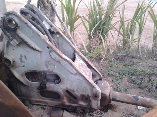 ขายแม๊กโคร CAT  E200B มีหัวเจะรฤสวยพร้อมใช้ราคาต่อรองใด้อีก