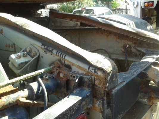 ขายรถVOLVo FL10 6x4-34  พร้อมหางก้าง12 2เพลา จดทะเบียนปี53 (มีรถทั้งหมด2คัน)