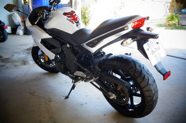 ขาย kawasaki ninja สีขาว ปี 2011-2012 ทะเบียน รถสวยราคาเบาๆ