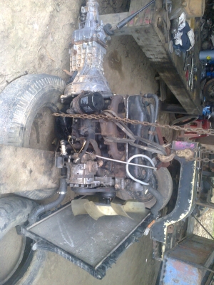 เครื่องisuzu ฝาทอง เเต่เอาฝาดำใส่ครับ เครื่องดีมากๆ