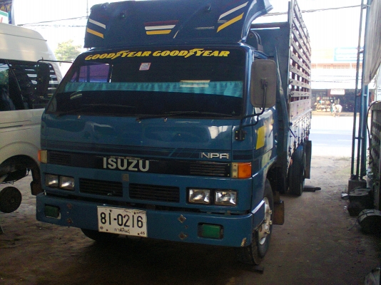 NPR 115 รถห้าง สภาพเยี่ยม F หน้าหลัง ยาง 8.25 เอกสารพร้อมโอน