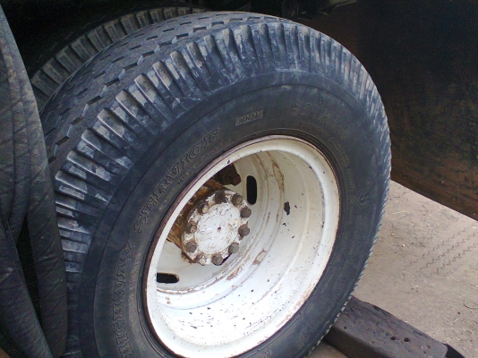 NPR 115 รถห้าง สภาพเยี่ยม F หน้าหลัง ยาง 8.25 เอกสารพร้อมโอน