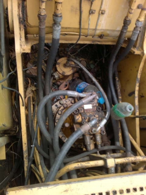 รถแบคโฮ  CAT 320B   สนใจติดต่อ 081 - 6079515