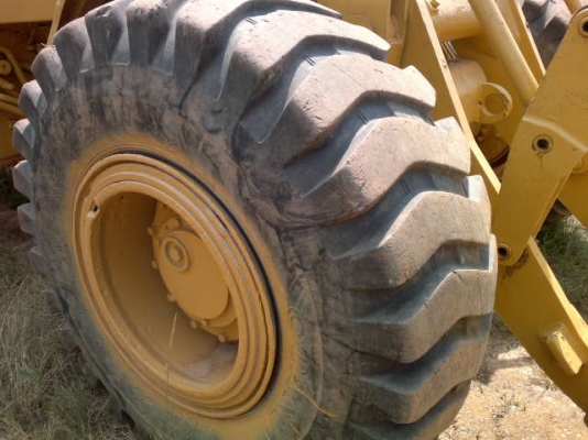 รถตัก 950  สนใจติดต่อ 081 - 6079515