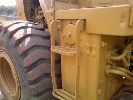 รถตัก 950  สนใจติดต่อ 081 - 6079515