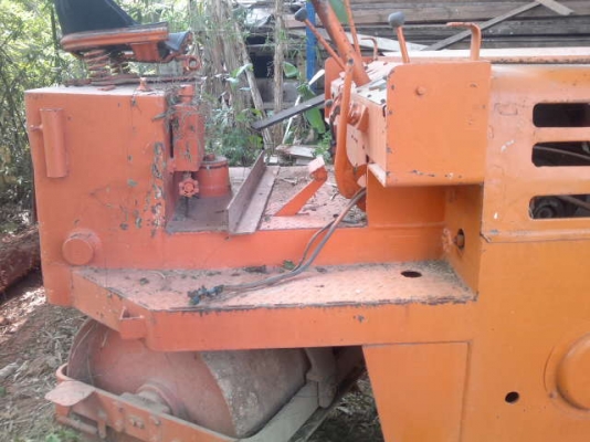 รถบด SAKAl SY - 25  สนใจติดต่อ 081 - 6079515