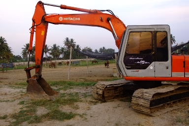 ขาย Hitachi 100 - 1 คอนโทรน สั้น เอกสาน อินวอย์ รถพร้อมทำงาน  รถใช้ในฟามร์ เยี่ยม แน่นไม่รวนแ