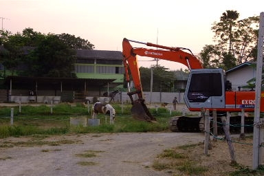 ขาย Hitachi 100 - 1 คอนโทรน สั้น เอกสาน อินวอย์ รถพร้อมทำงาน  รถใช้ในฟามร์ เยี่ยม แน่นไม่รวนแ