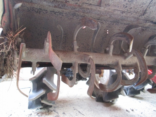 รหัส:13001120รถพรวนดินนั่งขับเครื่องยนค์ดีเซลขนาด13PS.ประหยัดน้ำมันเคลื่อนที่ง่ายwww.nihonmono.com