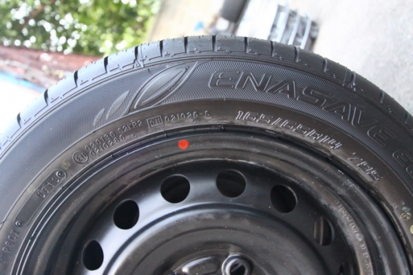 กะทะ14 4รู100 ดุมกลางใหญ่ + ยาง Dunlop 165/65/14 ปี13 วิ่งไม่ถึง 50โลป้ายแดง