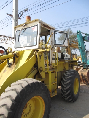 สภาพ 90 \% รถตัก เอวอ่อน ล้อยาง KOMATSU 510 หัวเก๋ง เก่านอก เอวแน่น ปั็มแรง สภาพพร้อมใช้ สุดๆเอาไปแบ่งกันใช้ได้เลยครับ น้องร็อค จัดหั้ย สภาพ 90 \% รถตัก เอวอ่อน ล้อยาง KOMATSU 510 หัวเก๋ง เก่านอก เอวแน่น ปั็มแรง สภาพพร้อมใช้ สุดๆเอาไปแบ่งกันใช้ได้เลยครับ น้องร็อค จัดหั้ย