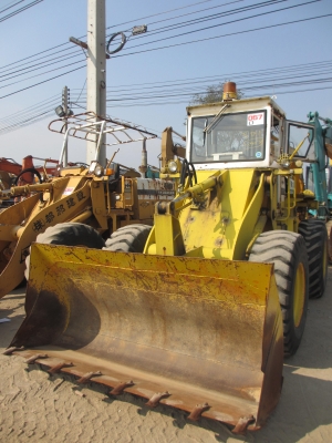 สภาพ 90 \% รถตัก เอวอ่อน ล้อยาง KOMATSU 510 หัวเก๋ง เก่านอก เอวแน่น ปั็มแรง สภาพพร้อมใช้ สุดๆเอาไปแบ่งกันใช้ได้เลยครับ น้องร็อค จัดหั้ย สภาพ 90 \% รถตัก เอวอ่อน ล้อยาง KOMATSU 510 หัวเก๋ง เก่านอก เอวแน่น ปั็มแรง สภาพพร้อมใช้ สุดๆเอาไปแบ่งกันใช้ได้เลยครับ น้องร็อค จัดหั้ย