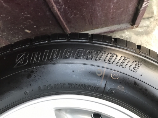 ล้อแม็กใหม่ป้ายแดง Mitsu Triton พร้อมยาง 215-70-15 Bridgestone ปลายปี 16 ล้อแม็กใหม่ป้ายแดง Mitsu Triton พร้อมยาง 215-70-15 Bridgestone ปลายปี 16
