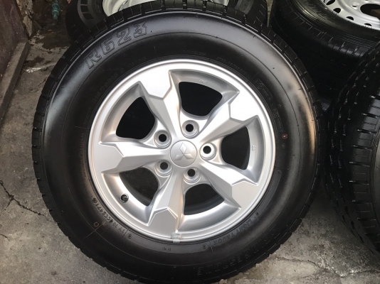 ล้อแม็กใหม่ป้ายแดง Mitsu Triton พร้อมยาง 215-70-15 Bridgestone ปลายปี 16 ล้อแม็กใหม่ป้ายแดง Mitsu Triton พร้อมยาง 215-70-15 Bridgestone ปลายปี 16