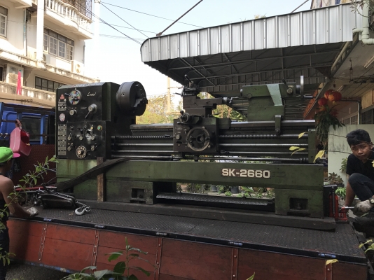 ขายเครื่องกลึง8ฟุตรู4นิ้ว4เพลาเด็ง