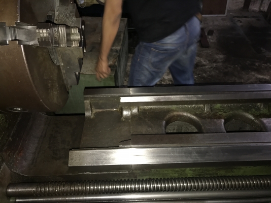 ขายเครื่องกลึง8ฟุตรู4นิ้ว4เพลาเด็ง