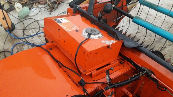 ขาย 150.000บาท รถเกี่ยว+พร้อมเทรนเลอร์ลาก Dc60-Plusปี52 เครื่องดีปั้มแรงช่วงล่างสวย