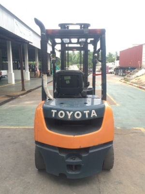 ขายรถ toyota รุ่น 8 ดีเซล ขนาด 2.5 ตัน เกียร์ ออโต้