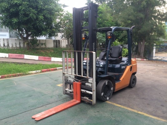 ขายรถ toyota รุ่น 8 ดีเซล ขนาด 2.5 ตัน เกียร์ ออโต้