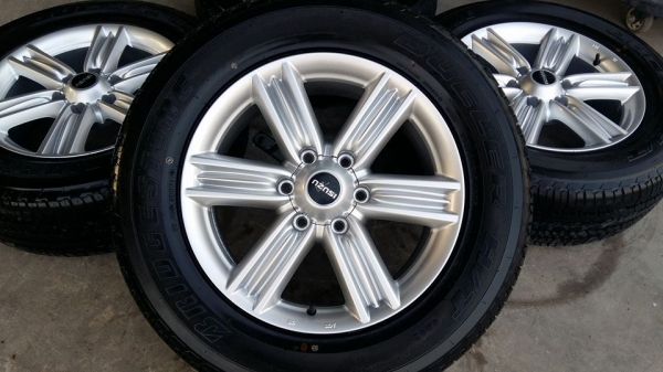 ขายล้อแม็กพร้อมยางป้ายแดง d-max 18"