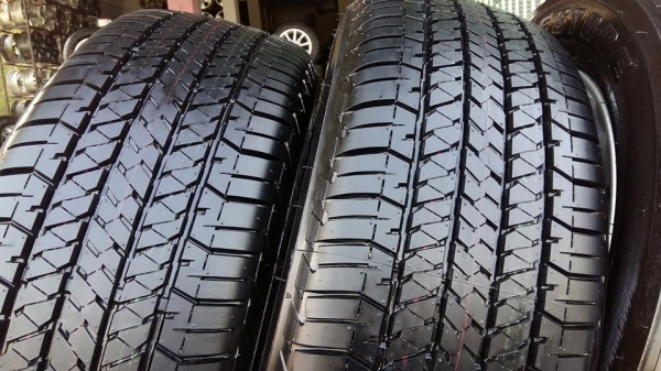 ขายล้อแม็กพร้อมยางป้ายแดง d-max 18"