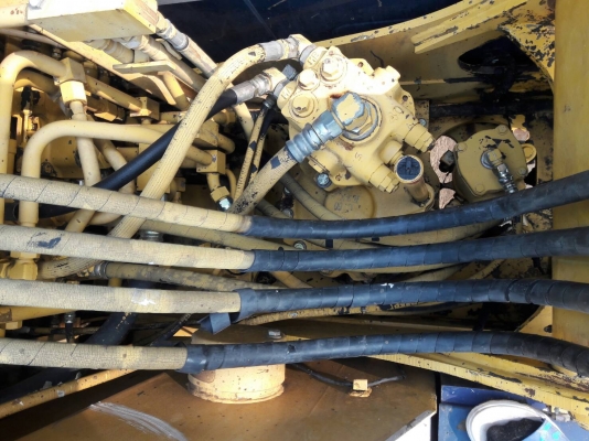 ขายค่ะ..KOMATSU  PC60-6  มาใหม่..เก่าญี่ปุ่นแท้ค่ะ..4,XXX ชั่วโมง  ปลายยาว  เครื่องปั๊มดี  พร้อมใช้...โทร  089-3818694  ดวงนภา