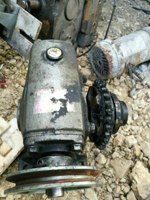 2200บ. ส่งฟรี083-2000058 LINE ID : line832923 ชุดเกียร์ทด1:40 ขนาดเพลาเข้าโต 25 มม. ที่เพลาออกมีชุดสเตอร์มาให้พร้อม ใช้กับมอเตอร์ไม่เกิน 3แรง 2200บ. ส่งฟรี083-2000058 LINE ID : line832923 ชุดเกียร์ทด1:40 ขนาดเพลาเข้าโต 25 มม. ที่เพลาออกมีชุดสเตอร์มาให้พร้อม ใช้กับมอเตอร์ไม่เกิน 3แรง