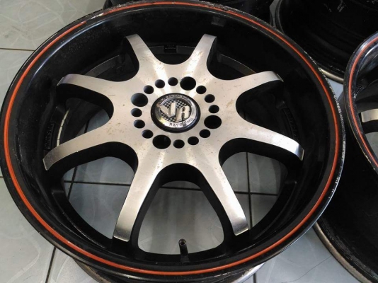 ล้อเปล่า Volk Racing ขอบ 15 สภาพดี มีริ้วรอยตามการใช้งาน ไม่คด ไม่ดุ้ง ขายถูกตามสภาพ ทั้งชุด 3800.- net เทิร์นได้ ใส่ฟรี ส่งทั่วไทยค่ะ