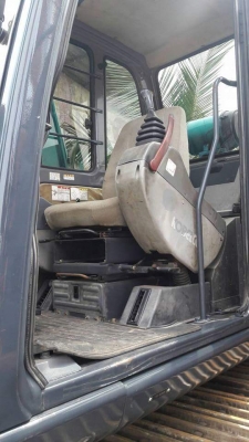 ขายKOBELCO SK200-3LC  แทรค  80  สภาพสวย  เครื่องป๊มดี  เอกสารอินวอยครบ..ลองระบบกันได้ ทุกวัน  โทร  089-3818694  ดวงนภา