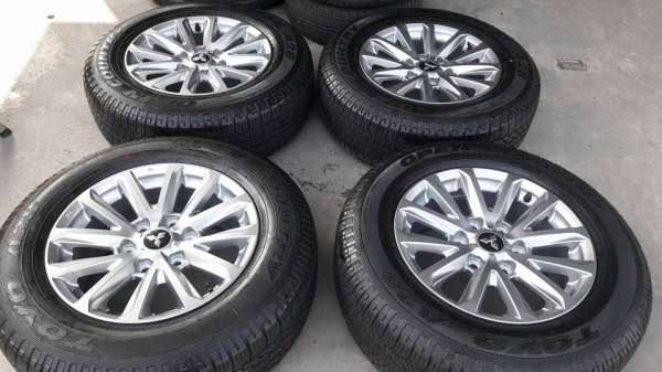 ขายล้อแม็กพร้อมยางป้ายแดง triton plus 17" ขายล้อแม็กพร้อมยางป้ายแดง triton plus 17"