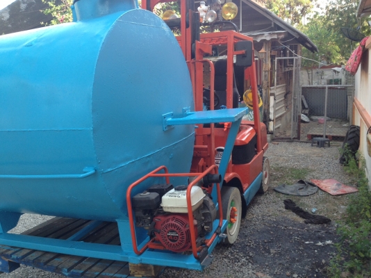 ขาย ด่วน ถังน้ำ2000ลิตร ขนาด ยาว1.30/กว้าง1.30 พร้อมเครืองhonda  พร้อมปั้ม ตั้งหลัง รถกะบะ ใช้งานได้เลย 8000