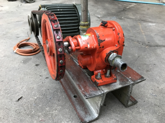 ขายชุดเกียร์ปั้มน้ำมันพร้อมมอเตอร์ 0.5HP. 380V สภาพสวย พร้อมใช้งาน