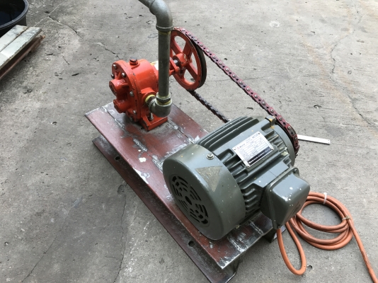 ขายชุดเกียร์ปั้มน้ำมันพร้อมมอเตอร์ 0.5HP. 380V สภาพสวย พร้อมใช้งาน