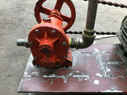 ขายชุดเกียร์ปั้มน้ำมันพร้อมมอเตอร์ 0.5HP. 380V สภาพสวย พร้อมใช้งาน