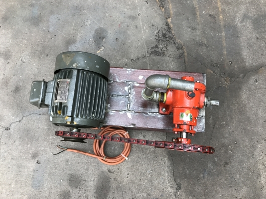 ขายชุดเกียร์ปั้มน้ำมันพร้อมมอเตอร์ 0.5HP. 380V สภาพสวย พร้อมใช้งาน