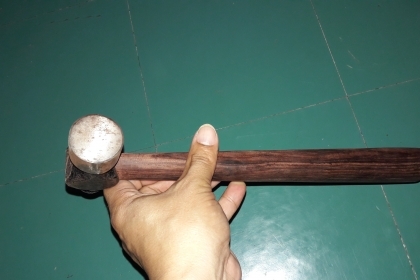 ขายค้อนตุ้มขนาด 600กรัม Made in England.ด้ามไม้มงคลสวยงาม