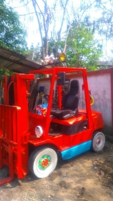 ขายด่วน รถฟอร์คลิฟhiter. 2.5ตันเสาสูง4เมตรเครืองอีสุ  ไฮโดรลิคเปลี่ยนใหม่ทุกกะบอกขาย75000