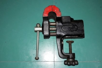 ขายปากกาจับขอบโต๊ะMADE IN JAPAN.มือสองสภาพสวย