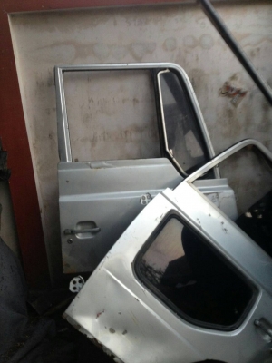 ขายด่วนๆ ประะตูฮี่โน่f18  2บาน ขายแค่ 4000 บาท