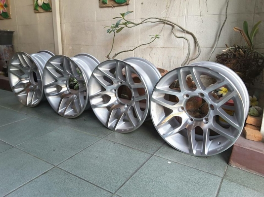 Max ขอบ 15 กว้าง 7 et+10 สภาพสวยๆ 1ชุด