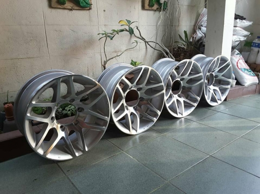 Max ขอบ 15 กว้าง 7 et+10 สภาพสวยๆ 1ชุด